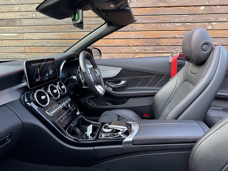 Mercedes-Benz C Class 2019'19 C43 V6 AMG | Ambient Lighting | Brilliant Blue Metallic - U8888