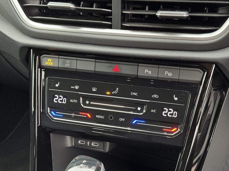 Volkswagen T-Roc 2023'73 TSI R-Line | Parking Sensors | Great Spec! - U8901