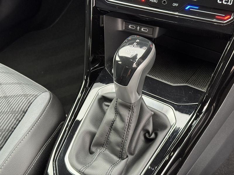 Volkswagen T-Roc 2023'73 TSI R-Line | Parking Sensors | Great Spec! - U8901