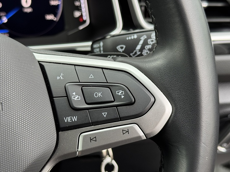 Volkswagen T-Roc 2023'73 TSI R-Line | Parking Sensors | Great Spec! - U8901