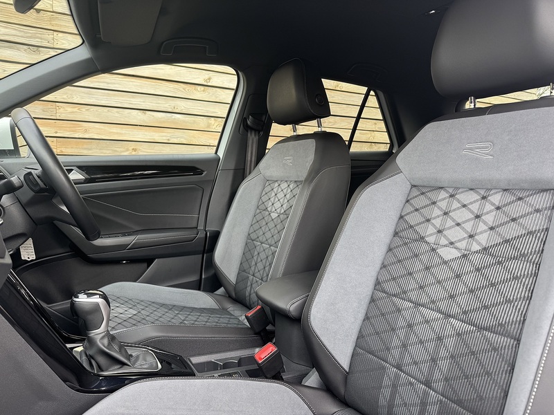 Volkswagen T-Roc 2023'73 TSI R-Line | Parking Sensors | Great Spec! - U8901