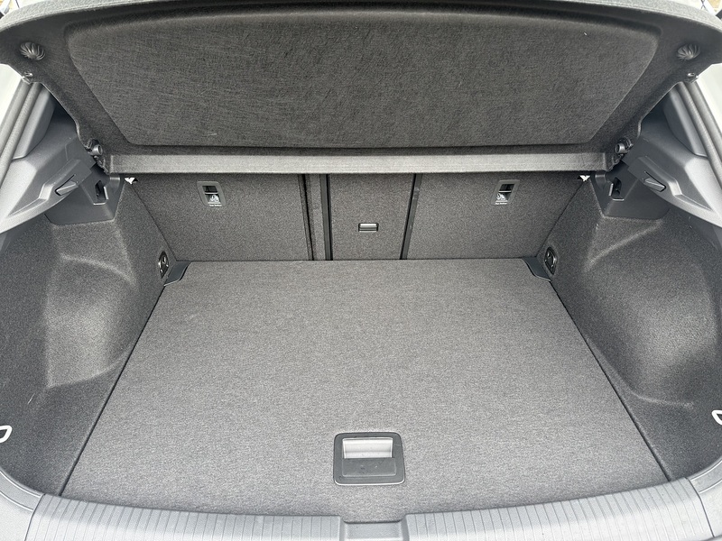 Volkswagen T-Roc 2023'73 TSI R-Line | Parking Sensors | Great Spec! - U8901