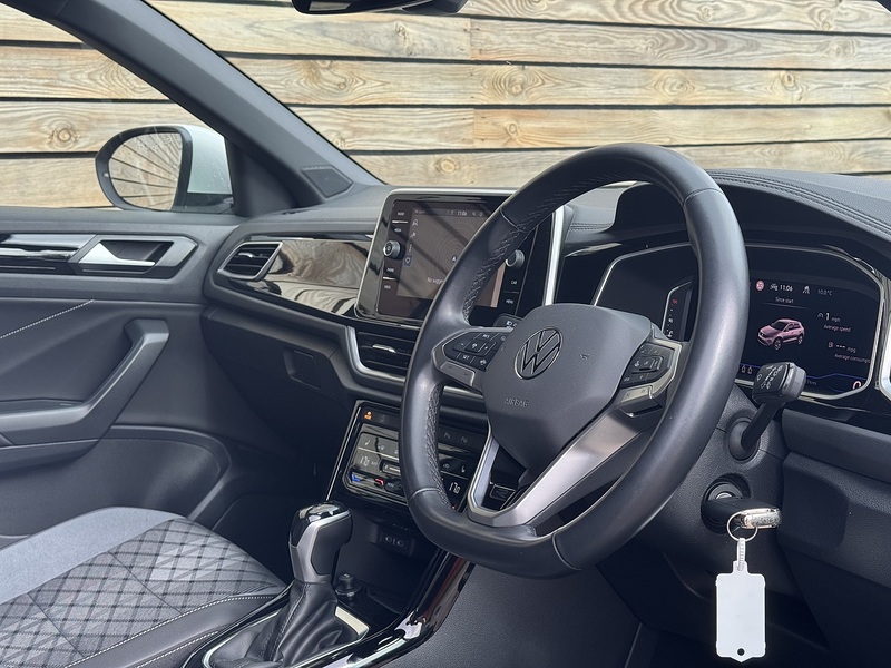 Volkswagen T-Roc 2023'73 TSI R-Line | Parking Sensors | Great Spec! - U8901