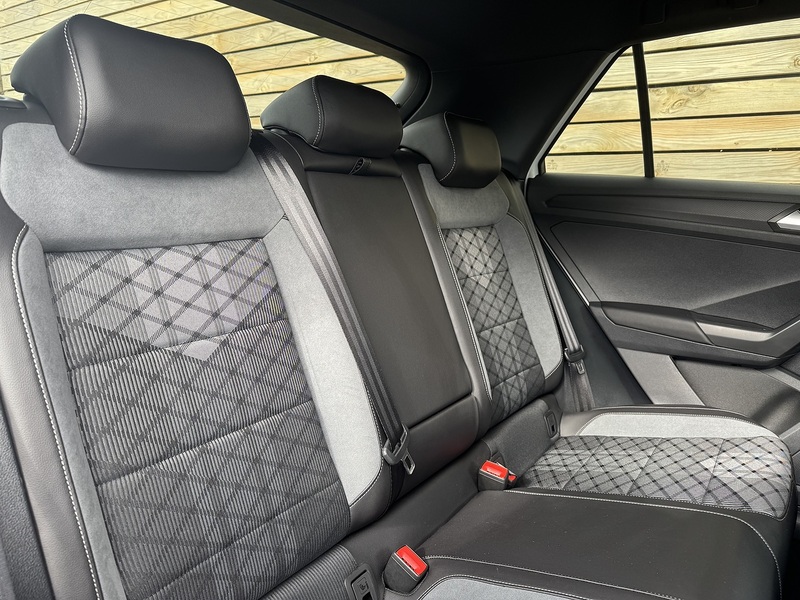 Volkswagen T-Roc 2023'73 TSI R-Line | Parking Sensors | Great Spec! - U8901