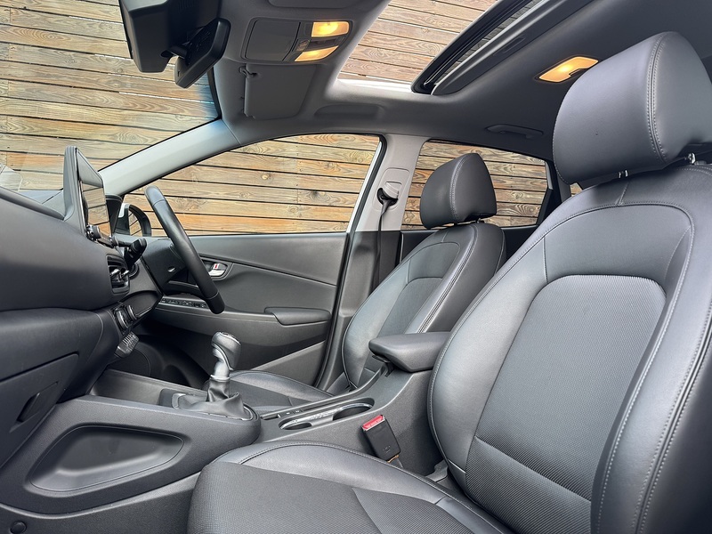 Hyundai KONA 2022'22 T-GDi MHEV Ultimate | Big Spec! | Pan Roof - U8912