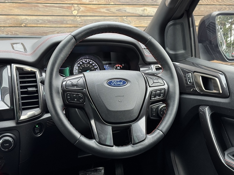 Ford Ranger 2020'70 EcoBlue Wildtrak | Side Steps | Mud Flaps - U8925