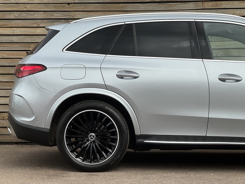 Mercedes-Benz GLC 2023'23 GLC300dh MHEV AMG Line (Premium Plus) | Pan Roof | Ambient Lighting - U8942