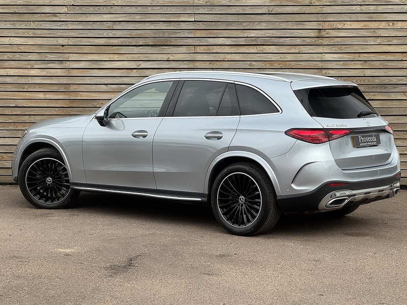 Mercedes-Benz GLC 2023'23 GLC300dh MHEV AMG Line (Premium Plus) | Pan Roof | Ambient Lighting - U8942