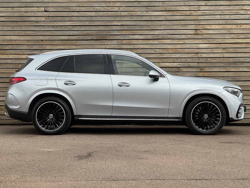 Mercedes-Benz GLC 2023'23 GLC300dh MHEV AMG Line (Premium Plus) | Pan Roof | Ambient Lighting - U8942