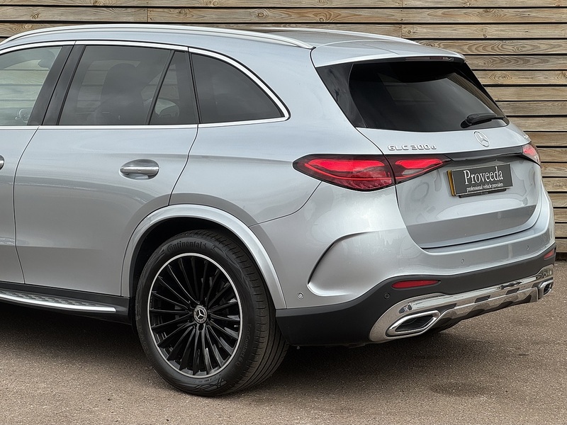 Mercedes-Benz GLC 2023'23 GLC300dh MHEV AMG Line (Premium Plus) | Pan Roof | Ambient Lighting - U8942