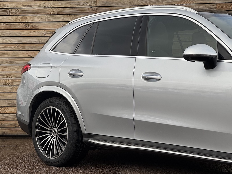 Mercedes-Benz GLC 2023'23 GLC300dh MHEV AMG Line (Premium Plus) | Pan Roof | Ambient Lighting - U8942