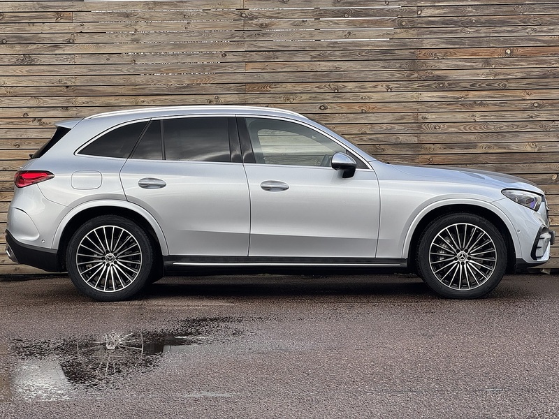 Mercedes-Benz GLC 2023'23 GLC300dh MHEV AMG Line (Premium Plus) | Pan Roof | Ambient Lighting - U8942