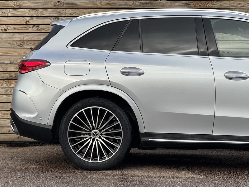 Mercedes-Benz GLC 2023'23 GLC300dh MHEV AMG Line (Premium Plus) | Pan Roof | Ambient Lighting - U8942