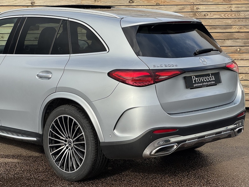 Mercedes-Benz GLC 2023'23 GLC300dh MHEV AMG Line (Premium Plus) | Pan Roof | Ambient Lighting - U8942