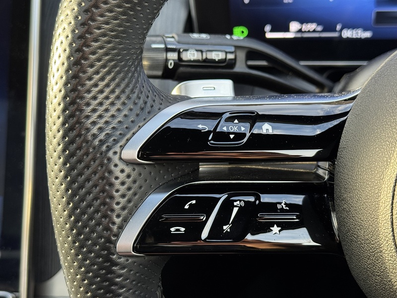 Mercedes-Benz GLC 2023'23 GLC300dh MHEV AMG Line (Premium Plus) | Pan Roof | Ambient Lighting - U8942