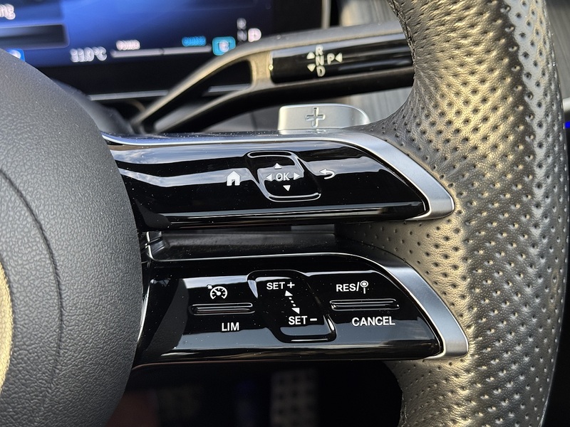 Mercedes-Benz GLC 2023'23 GLC300dh MHEV AMG Line (Premium Plus) | Pan Roof | Ambient Lighting - U8942