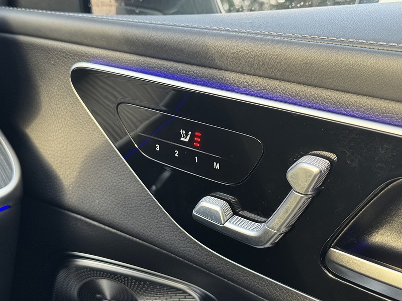 Mercedes-Benz GLC 2023'23 GLC300dh MHEV AMG Line (Premium Plus) | Pan Roof | Ambient Lighting - U8942