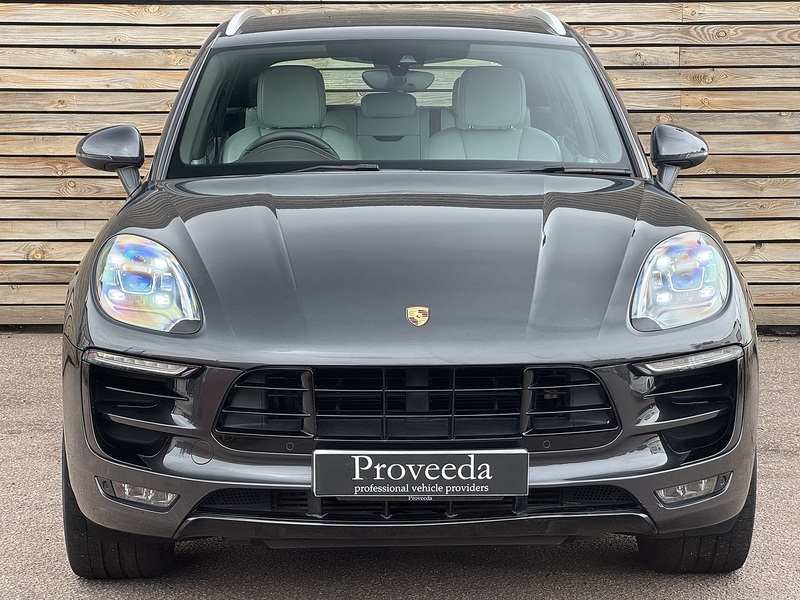 Porsche Macan 2016'66 T | Top Spec | Sport Design Pack - U8946