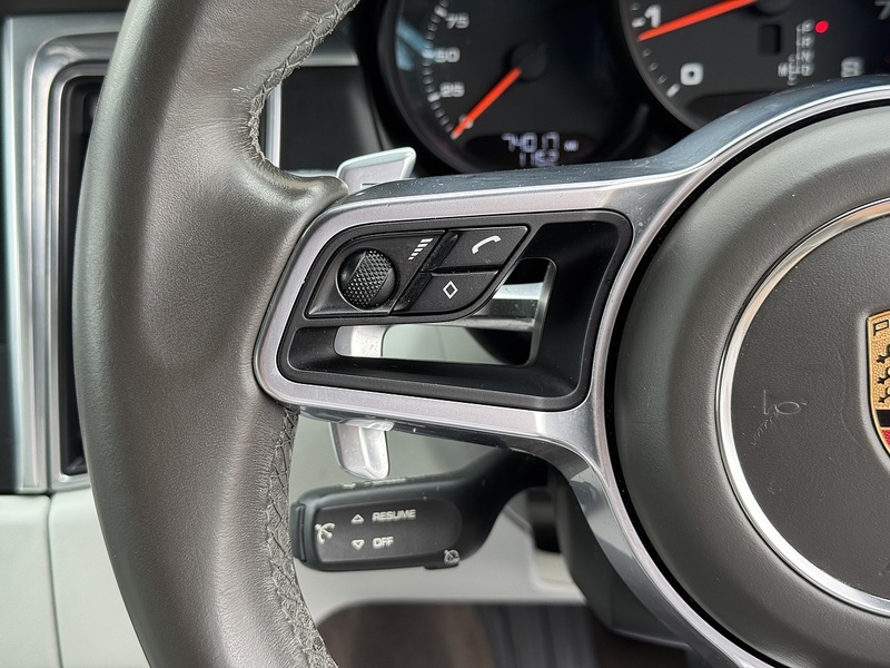 Porsche Macan 2016'66 T | Top Spec | Sport Design Pack - U8946