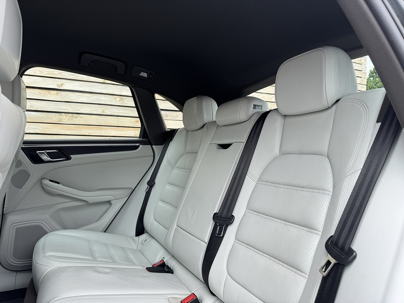 Porsche Macan 2016'66 T | Top Spec | Sport Design Pack - U8946
