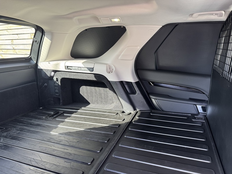 Land Rover Discovery 2022'72 D300 MHEV SE Commercial | Rear Seat Conv Available - U8948