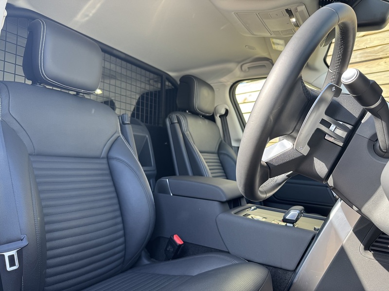 Land Rover Discovery 2022'72 D300 MHEV SE Commercial | Rear Seat Conv Available - U8948