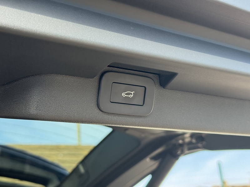 Land Rover Discovery 2022'72 D300 MHEV SE Commercial | Rear Seat Conv Available - U8948