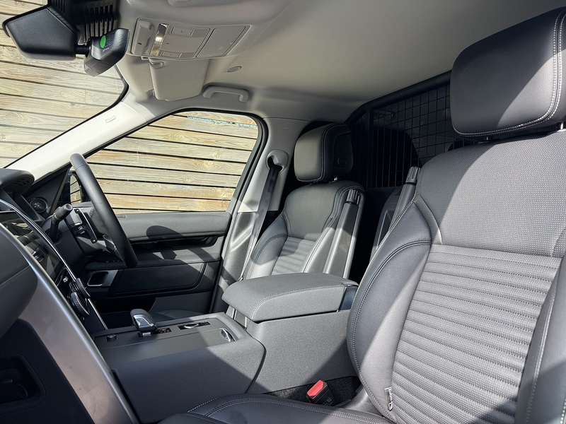 Land Rover Discovery 2022'72 D300 MHEV SE Commercial | Rear Seat Conv Available - U8948