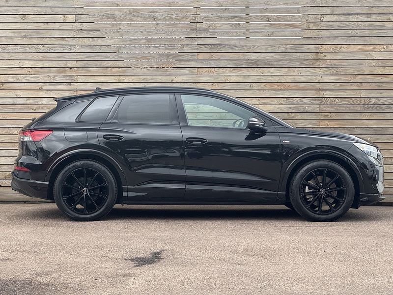 Audi Q4 e-tron 2023'73 Edition 1 | Sonos | Driver Memory Seat - U8952