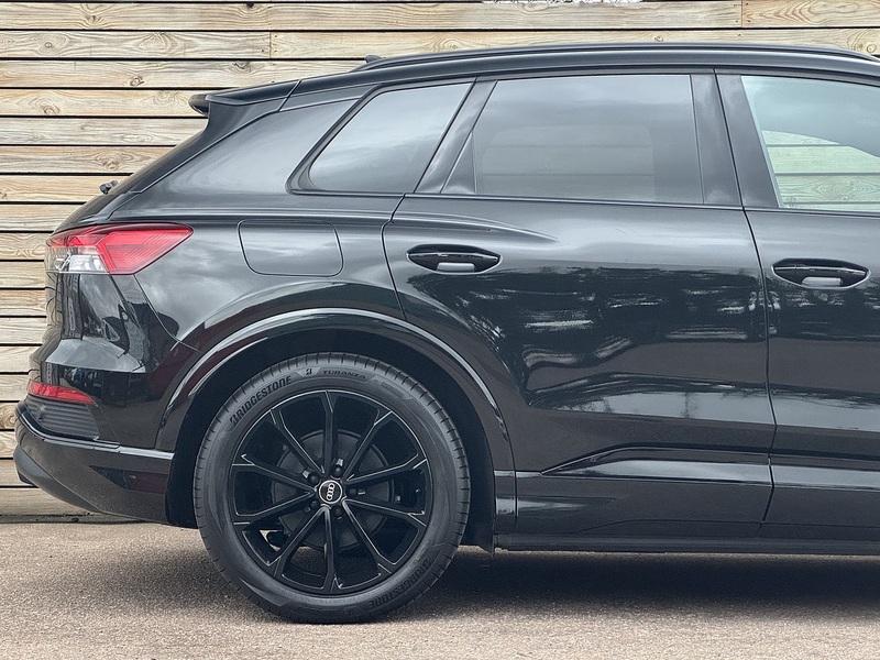 Audi Q4 e-tron 2023'73 Edition 1 | Sonos | Driver Memory Seat - U8952