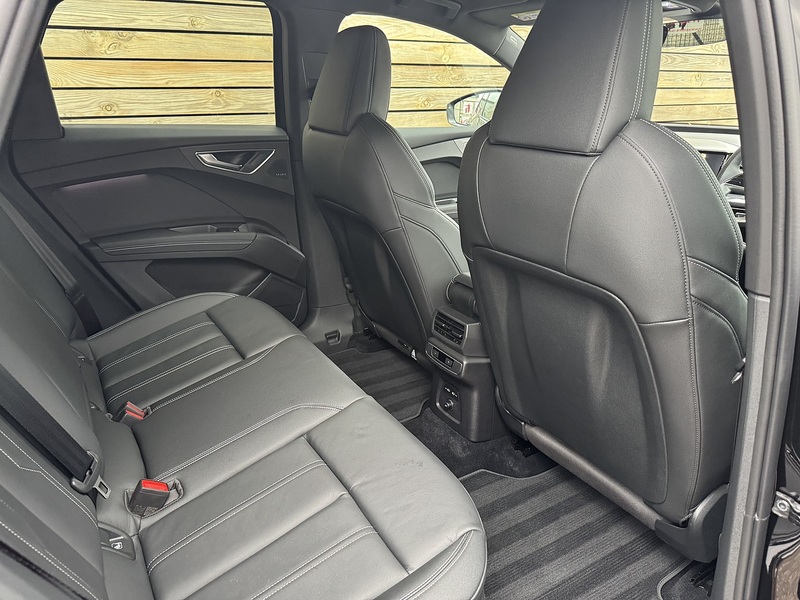 Audi Q4 e-tron 2023'73 Edition 1 | Sonos | Driver Memory Seat - U8952