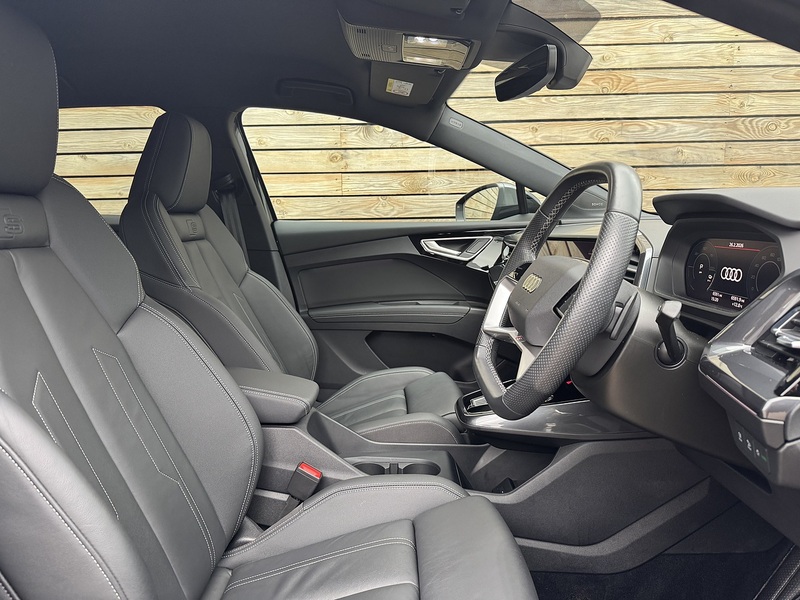 Audi Q4 e-tron 2023'73 Edition 1 | Sonos | Driver Memory Seat - U8952