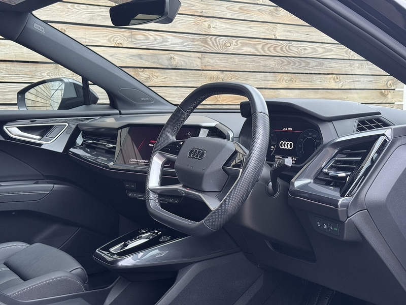 Audi Q4 e-tron 2023'73 Edition 1 | Sonos | Driver Memory Seat - U8952