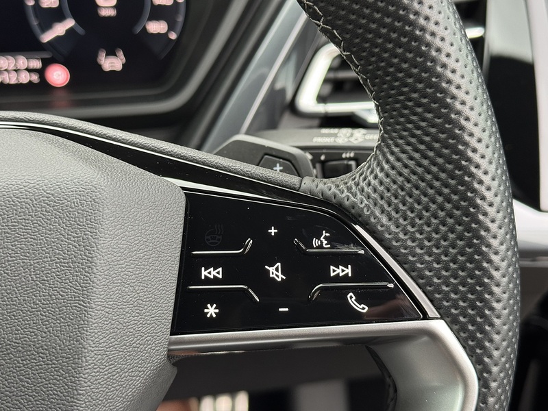 Audi Q4 e-tron 2023'73 Edition 1 | Sonos | Driver Memory Seat - U8952