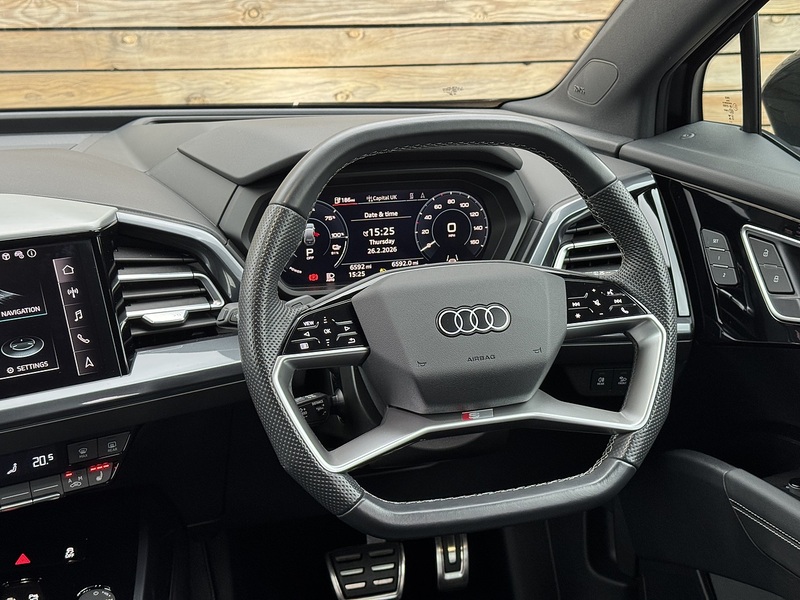 Audi Q4 e-tron 2023'73 Edition 1 | Sonos | Driver Memory Seat - U8952