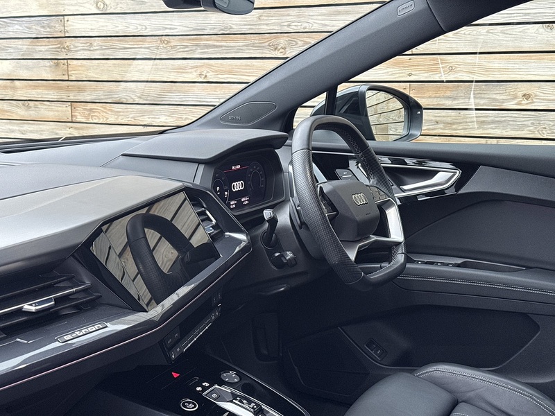 Audi Q4 e-tron 2023'73 Edition 1 | Sonos | Driver Memory Seat - U8952