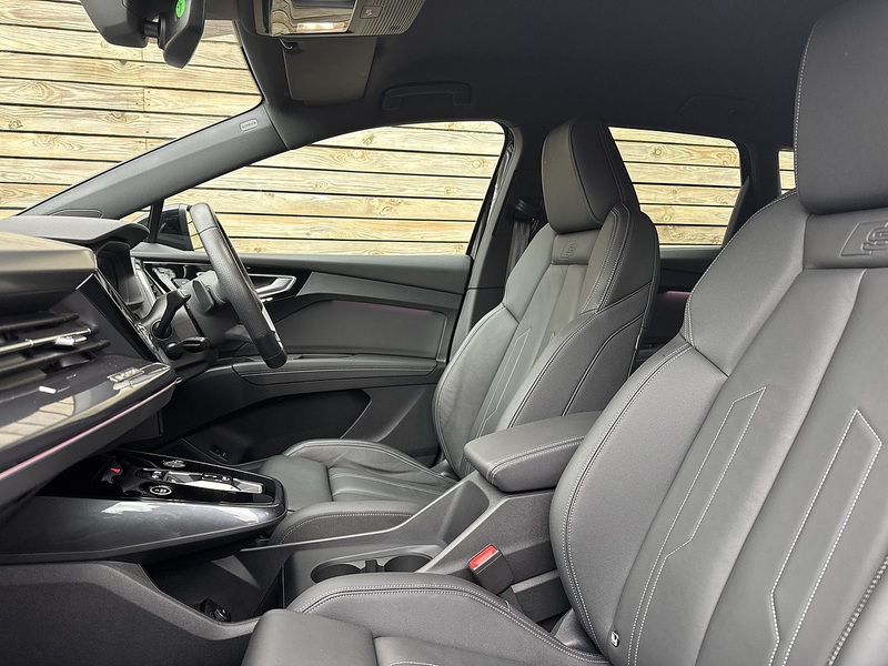 Audi Q4 e-tron 2023'73 Edition 1 | Sonos | Driver Memory Seat - U8952
