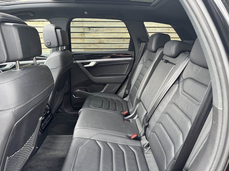 Volkswagen Touareg 2023'23 TDI V6 Black Edition | Pan Roof | Big Spec - U8953