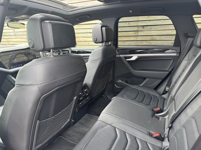 Volkswagen Touareg 2023'23 TDI V6 Black Edition | Pan Roof | Big Spec - U8953