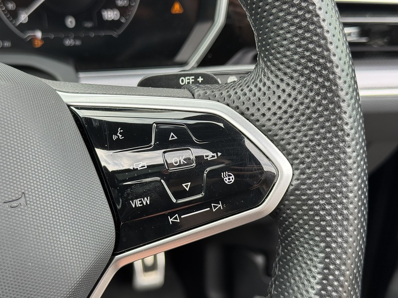 Volkswagen Touareg 2023'23 TDI V6 Black Edition | Pan Roof | Big Spec - U8953