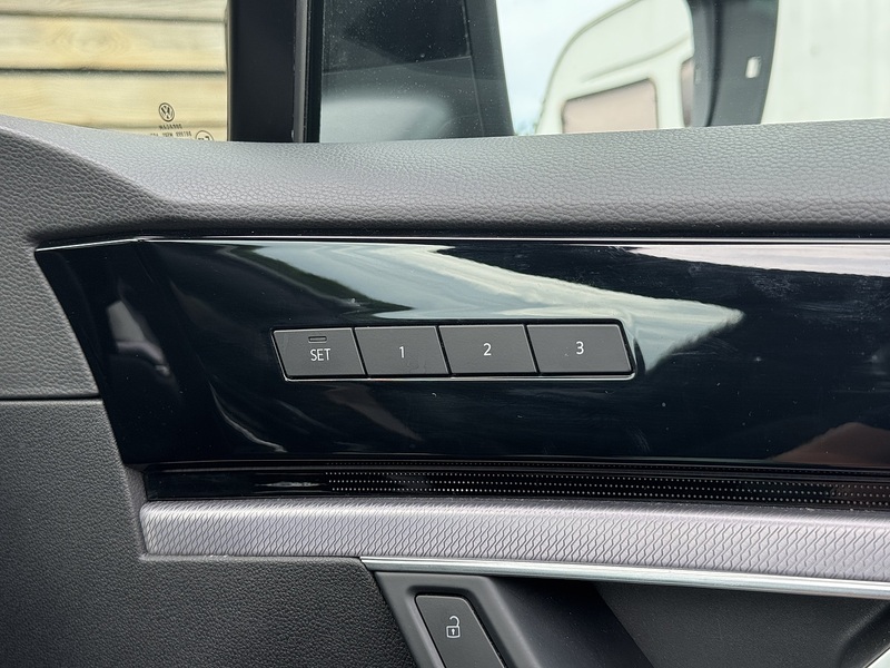 Volkswagen Touareg 2023'23 TDI V6 Black Edition | Pan Roof | Big Spec - U8953