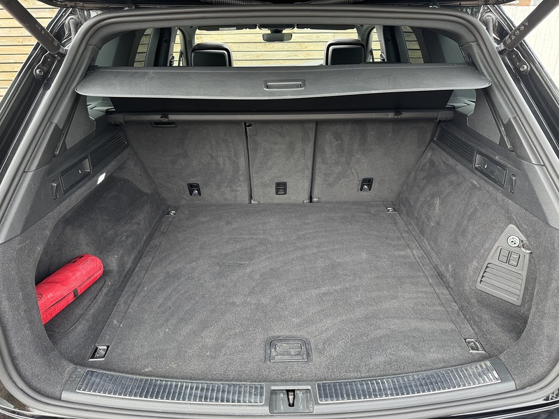 Volkswagen Touareg 2023'23 TDI V6 Black Edition | Pan Roof | Big Spec - U8953