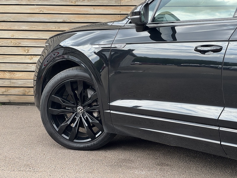 Volkswagen Touareg 2023'23 TDI V6 Black Edition | Pan Roof | Big Spec - U8953