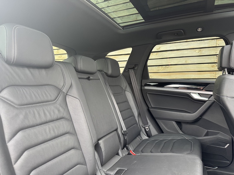 Volkswagen Touareg 2023'23 TDI V6 Black Edition | Pan Roof | Big Spec - U8953