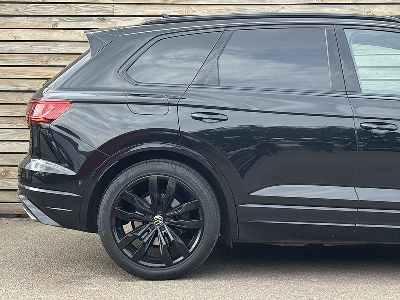 Volkswagen Touareg 2023'23 TDI V6 Black Edition | Pan Roof | Big Spec - U8953