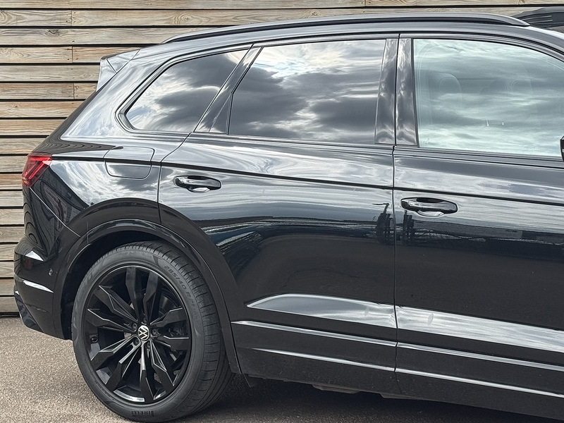 Volkswagen Touareg 2023'23 TDI V6 Black Edition | Pan Roof | Big Spec - U8953