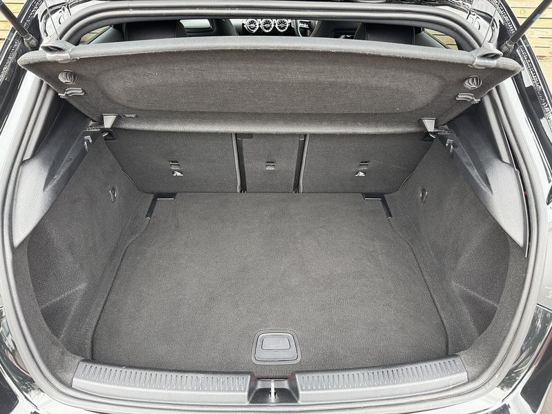 Mercedes-Benz A Class 2023'23 A180h MHEV AMG Line | Ambient Lighting | A45 Look-Alike - U8954