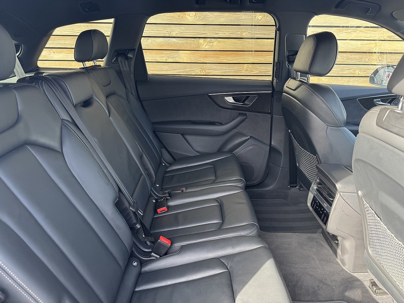 Audi Q7 2023'73 TDI V6 Black Edition | 7 Seater | Driver Memory Seat - U8957