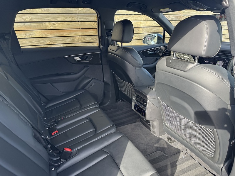 Audi Q7 2023'73 TDI V6 Black Edition | 7 Seater | Driver Memory Seat - U8957