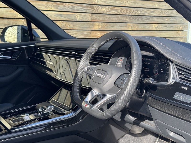 Audi Q7 2023'73 TDI V6 Black Edition | 7 Seater | Driver Memory Seat - U8957